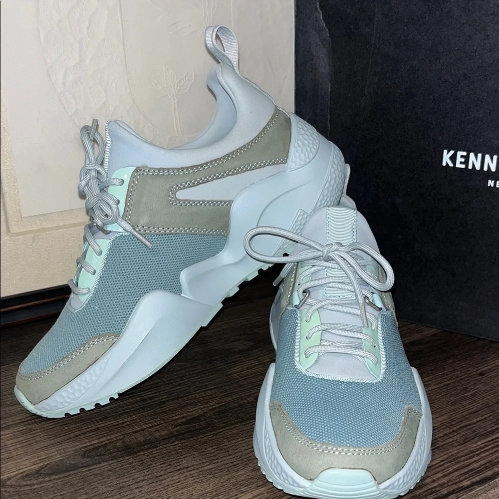 Kenneth Cole New York Women's Maddox Jogger Gray & Sage Sneaker Size 6.5 NIB